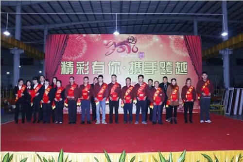 精彩有你·攜手跨越—富軒門(mén)窗2016新春年會(huì)盛大舉行！