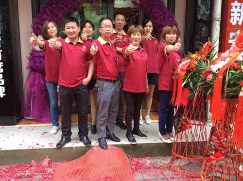 熱烈祝賀富軒門窗鷹潭專賣店迎開門紅，簽單絡(luò)繹不絕！