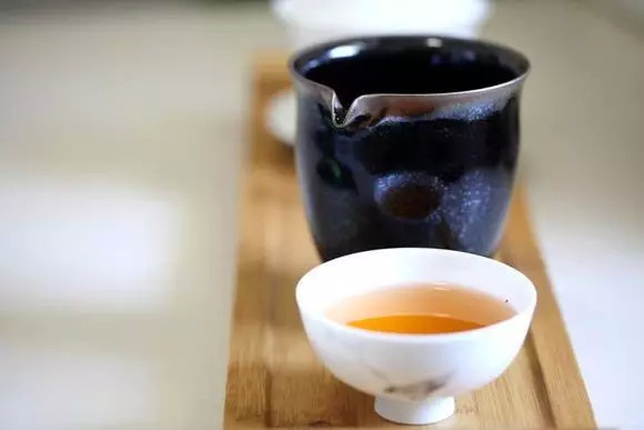 白露：八月節。