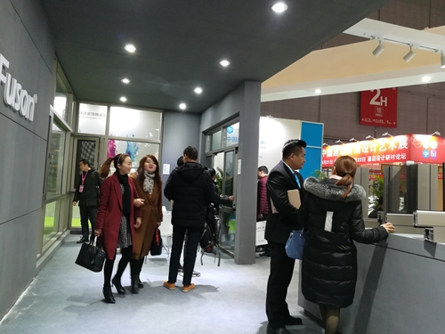 春分好時(shí)光，富軒門窗亮相2018上海建博會(huì)
