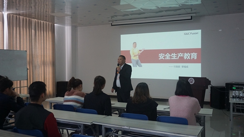 正是奮進(jìn)好時(shí)光，富軒門(mén)窗新員工訓(xùn)練營(yíng)圓滿成功！