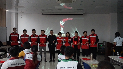 祝賀富軒門(mén)窗第八屆新經(jīng)銷商特訓(xùn)營(yíng)圓滿成功！