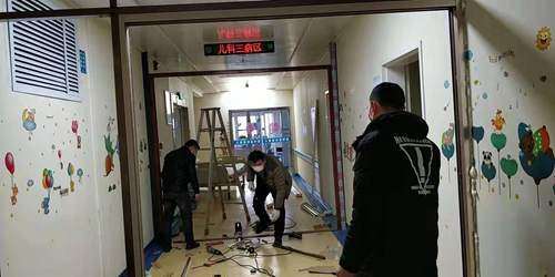 富軒門窗在行動，十堰專賣店為十堰人民醫院捐贈病區隔離門