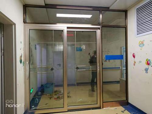 富軒門窗在行動，十堰專賣店為十堰人民醫院捐贈病區隔離門