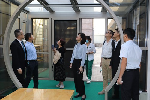 熱烈歡迎廣西自治區(qū)領(lǐng)導(dǎo)蒞臨富軒門窗總部參觀考察！
