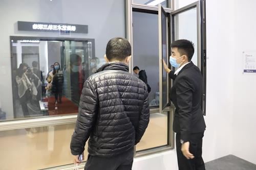 富軒門窗高定展圈粉無數，品味門窗高定之美
