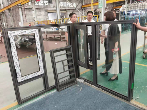 熱烈歡迎山東華建鋁業(yè)集團(tuán)到富軒總部探訪交流！