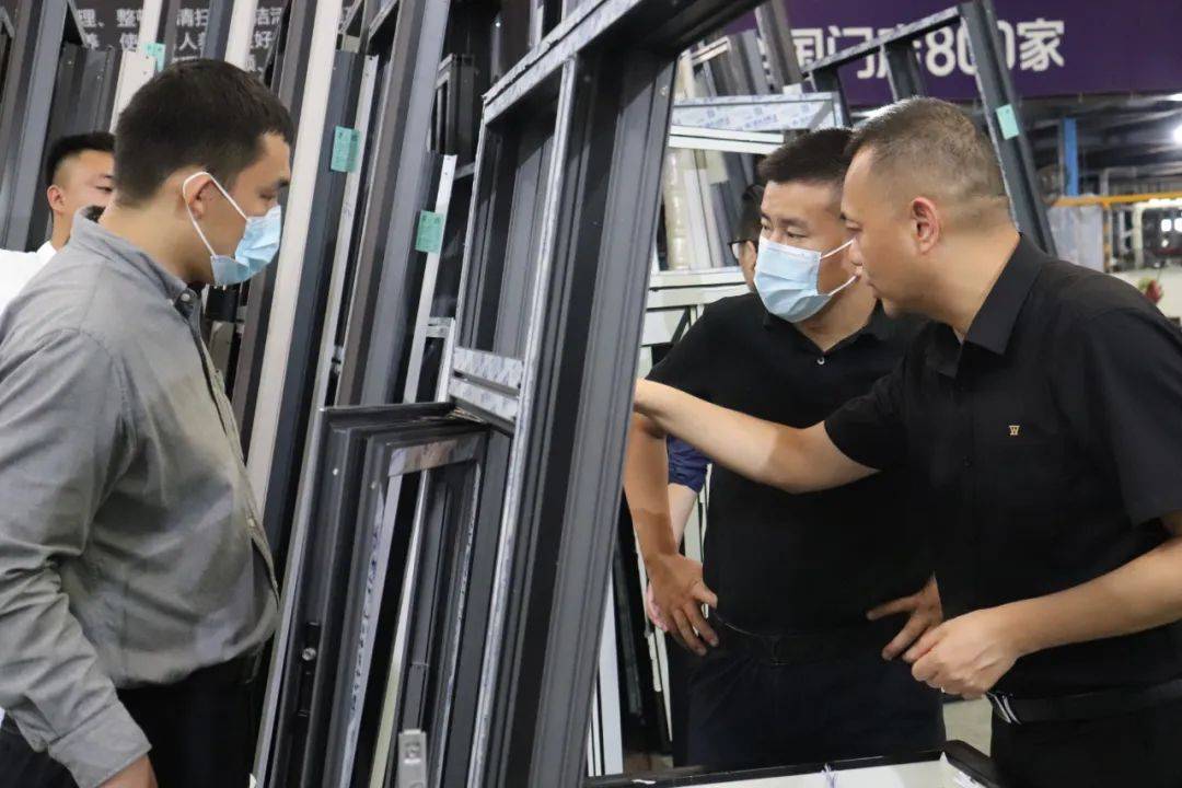 熱烈歡迎碧桂園領導蒞臨富軒全屋門窗探訪指導