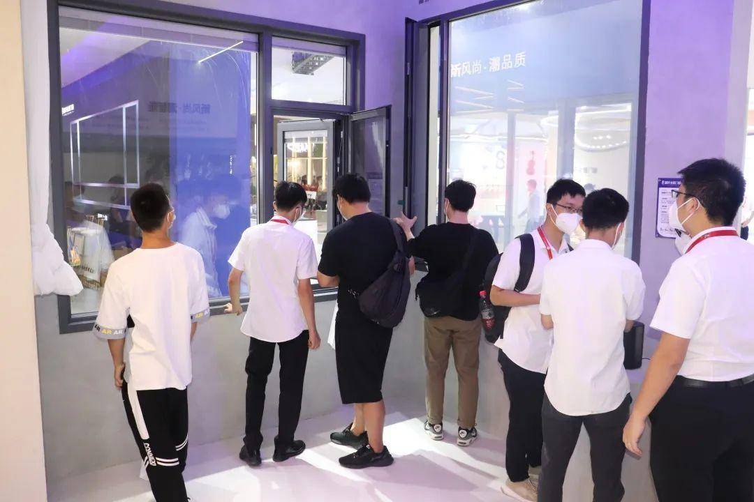 潮生活 匠新品｜富軒全屋門窗上海建博會DAY1收獲多項榮譽 