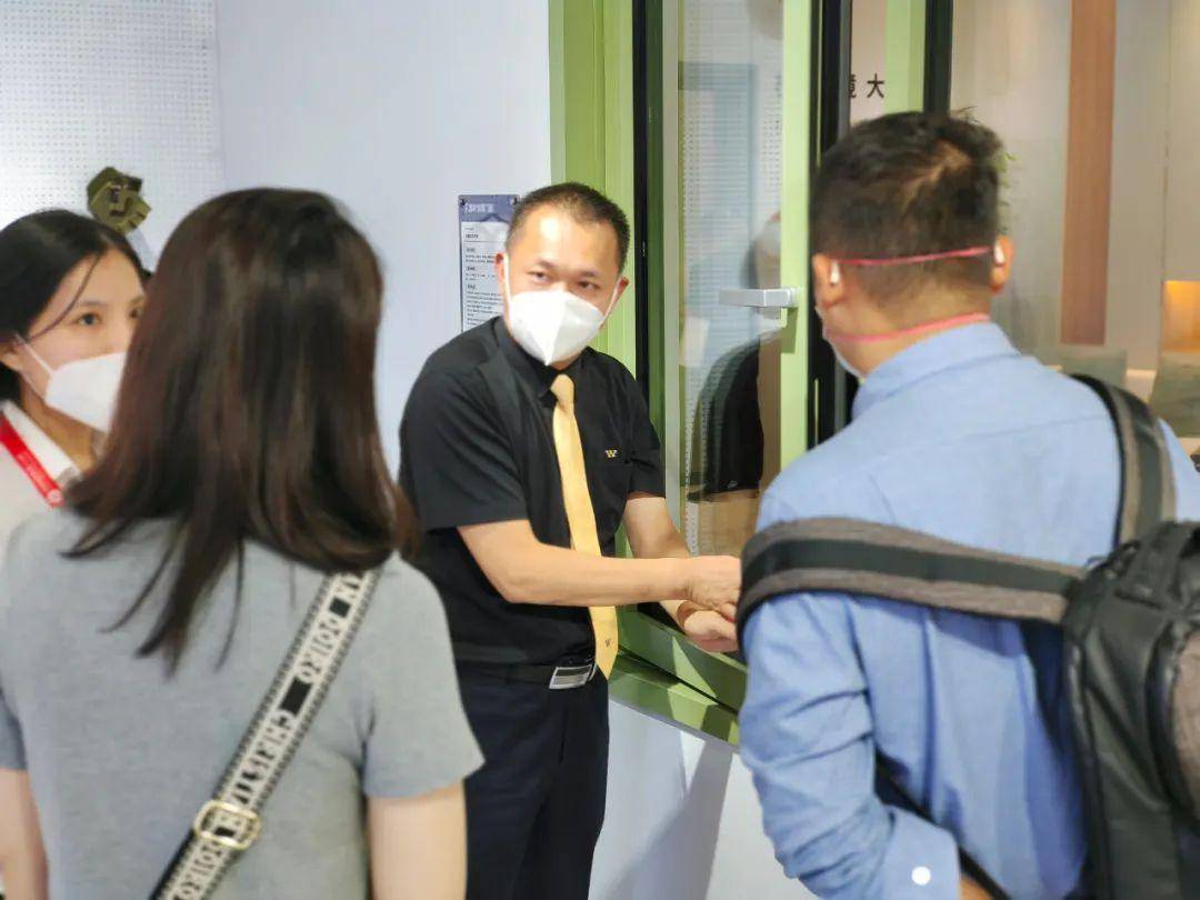 富軒全屋門窗上海建博會DAY2熱力持續(xù)吹響財富集結號 