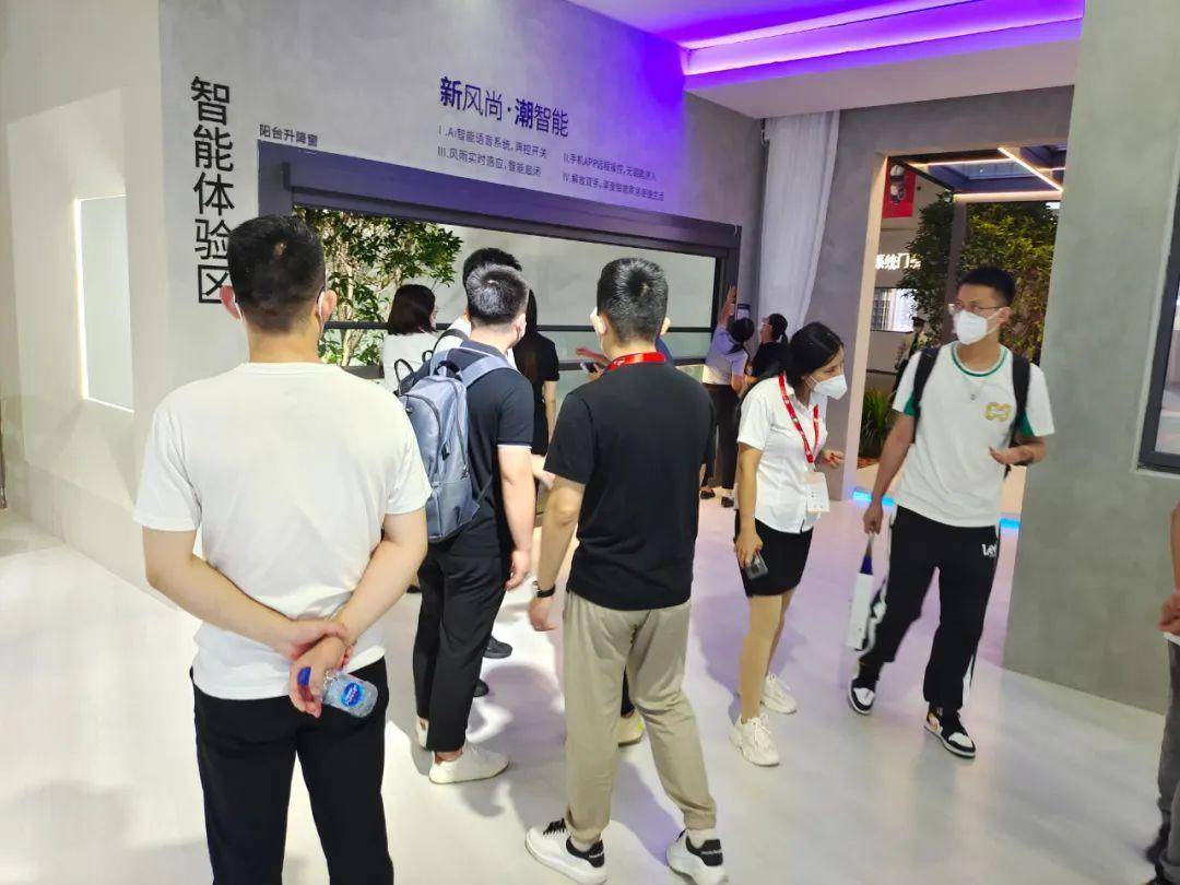 富軒全屋門窗上海建博會DAY2熱力持續(xù)吹響財富集結號 