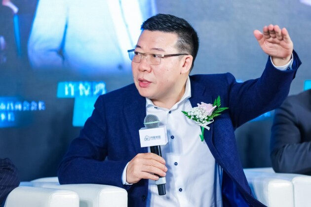全國工商聯(lián)家具裝飾業(yè)商會副會長、月星家居新零售連鎖集團總裁許驚鴻